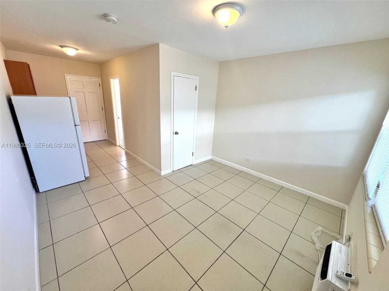 710 Ne 85th St #14 - Photo 2 of 4