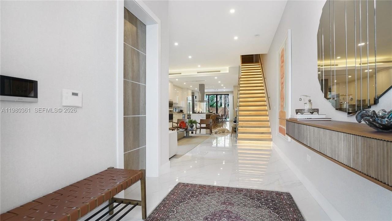 3075 Mary St - Photo 7 of 50