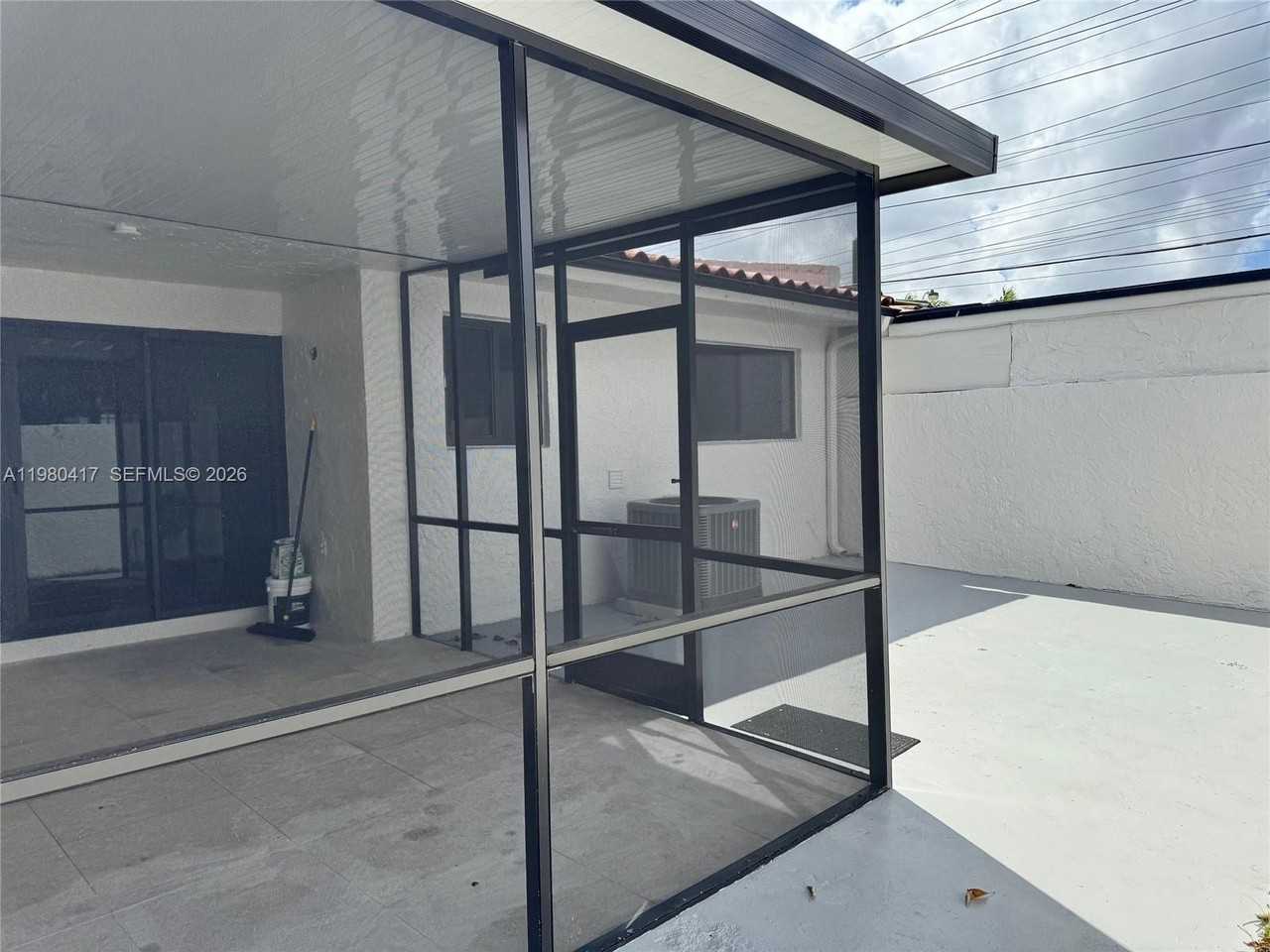 9425 Sw 4th Ln #9425 - Photo 5 of 14