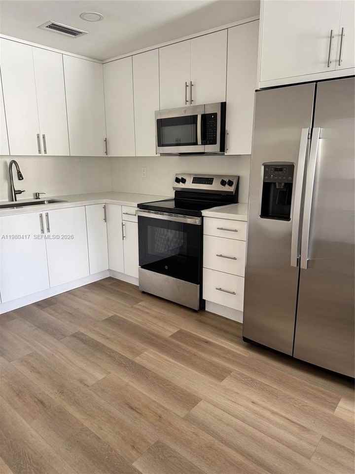 9425 Sw 4th Ln #9425 - Photo 7 of 14