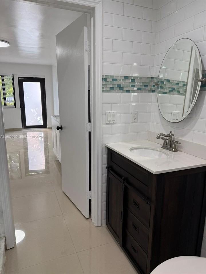 4700 Sw 2nd Ter #1 - Photo 4 of 8