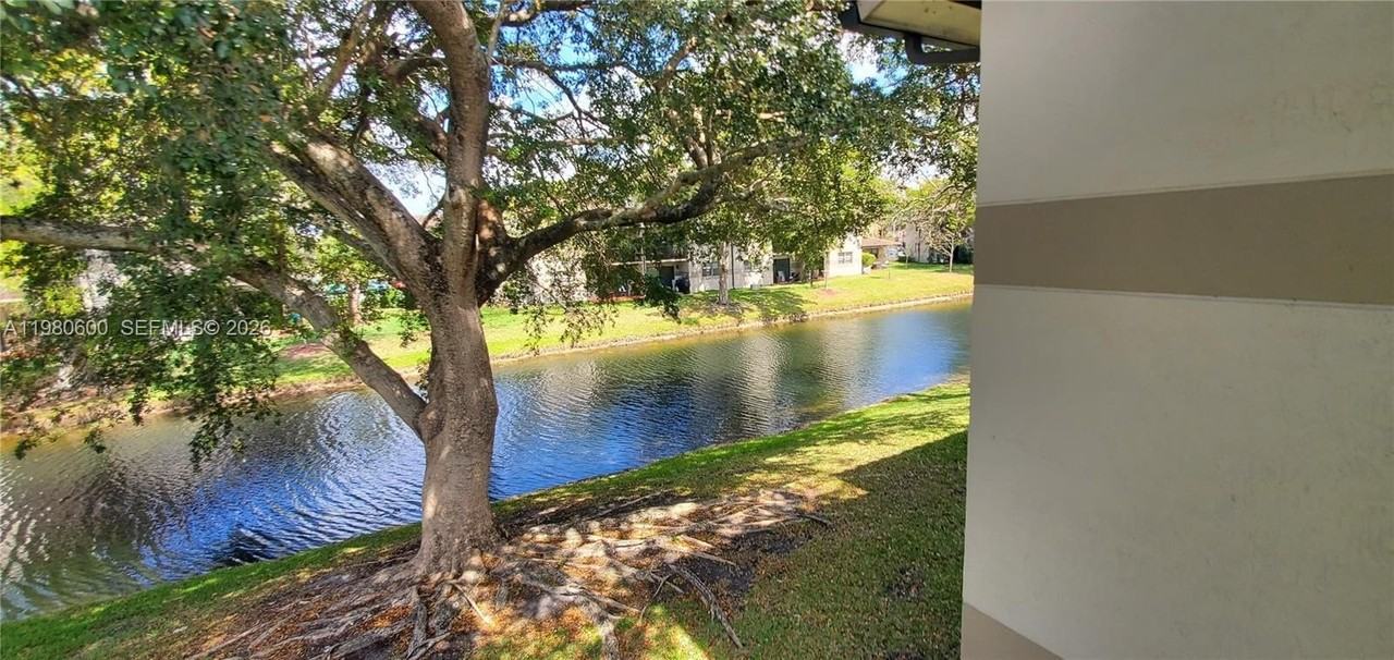 9945 Nob Hill Pl #9945 - Photo 4 of 17