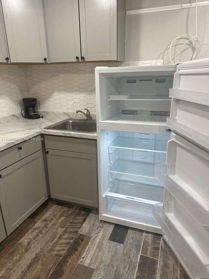 6837 Sw 39th Ter #B - Photo 5 of 16