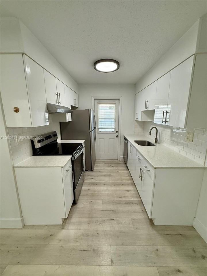 841 Sw 74th Ter #201E