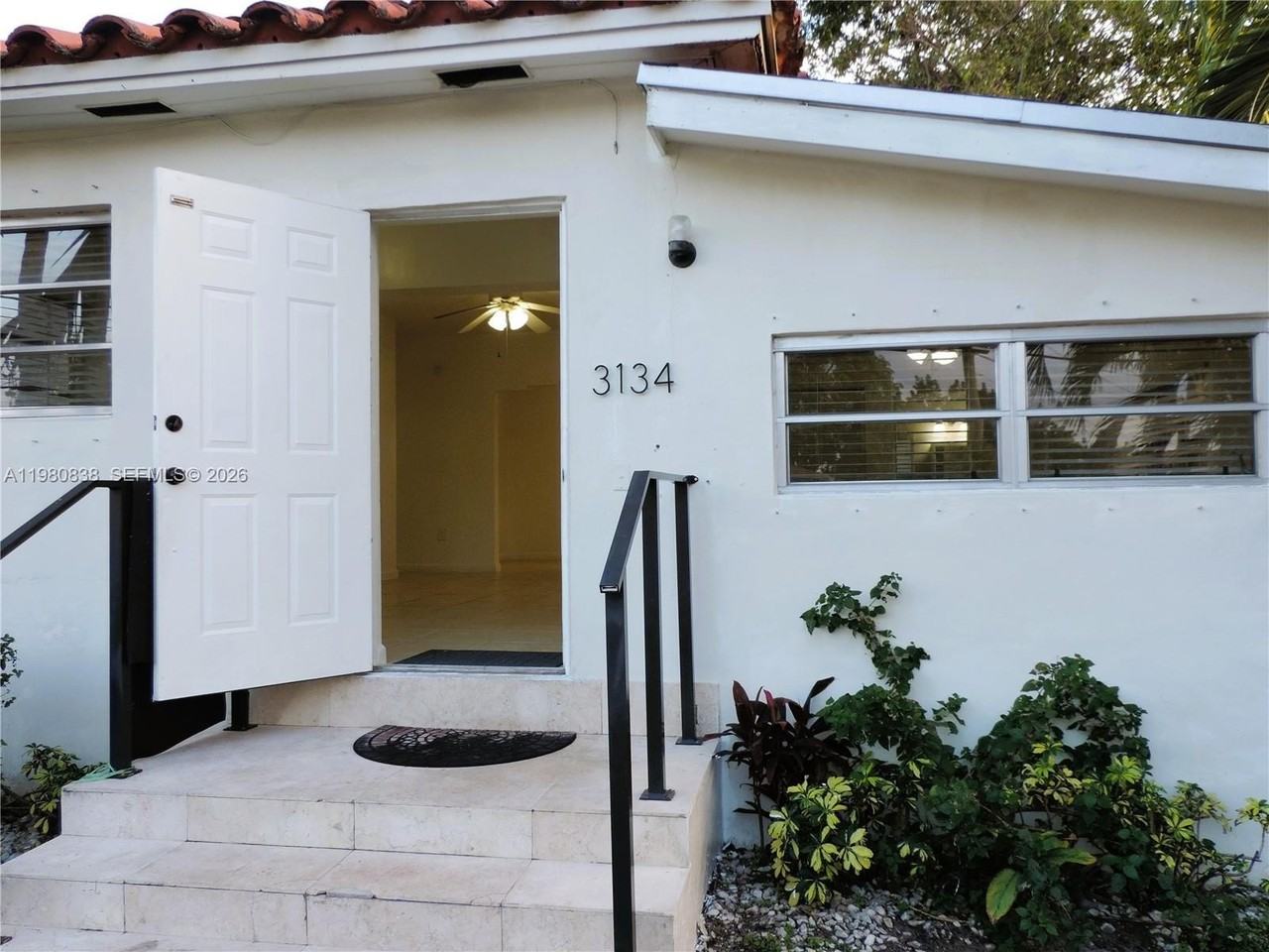 3134 Sw 25th Ter - Photo 2 of 24