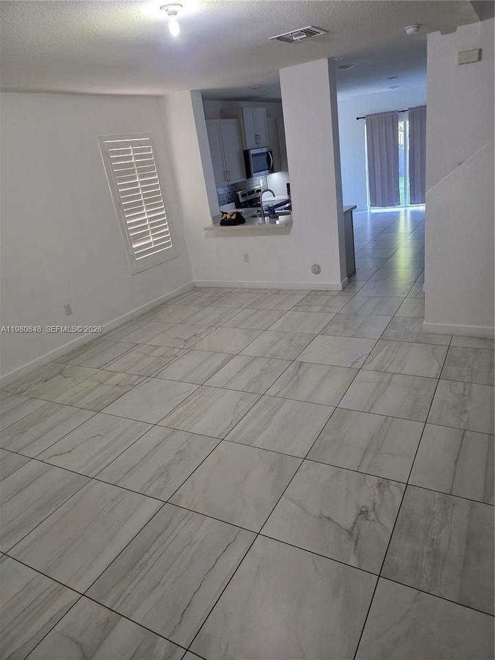 600 Ne 4th Ter - Photo 2 of 22