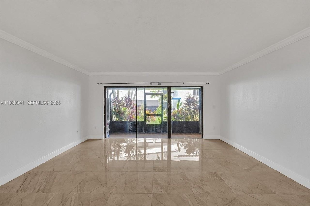 21300 San Simeon Way #P6 - Photo 6 of 23