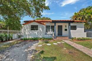 2327 Sw 22nd Ter #REAR - Photo 1 of 1