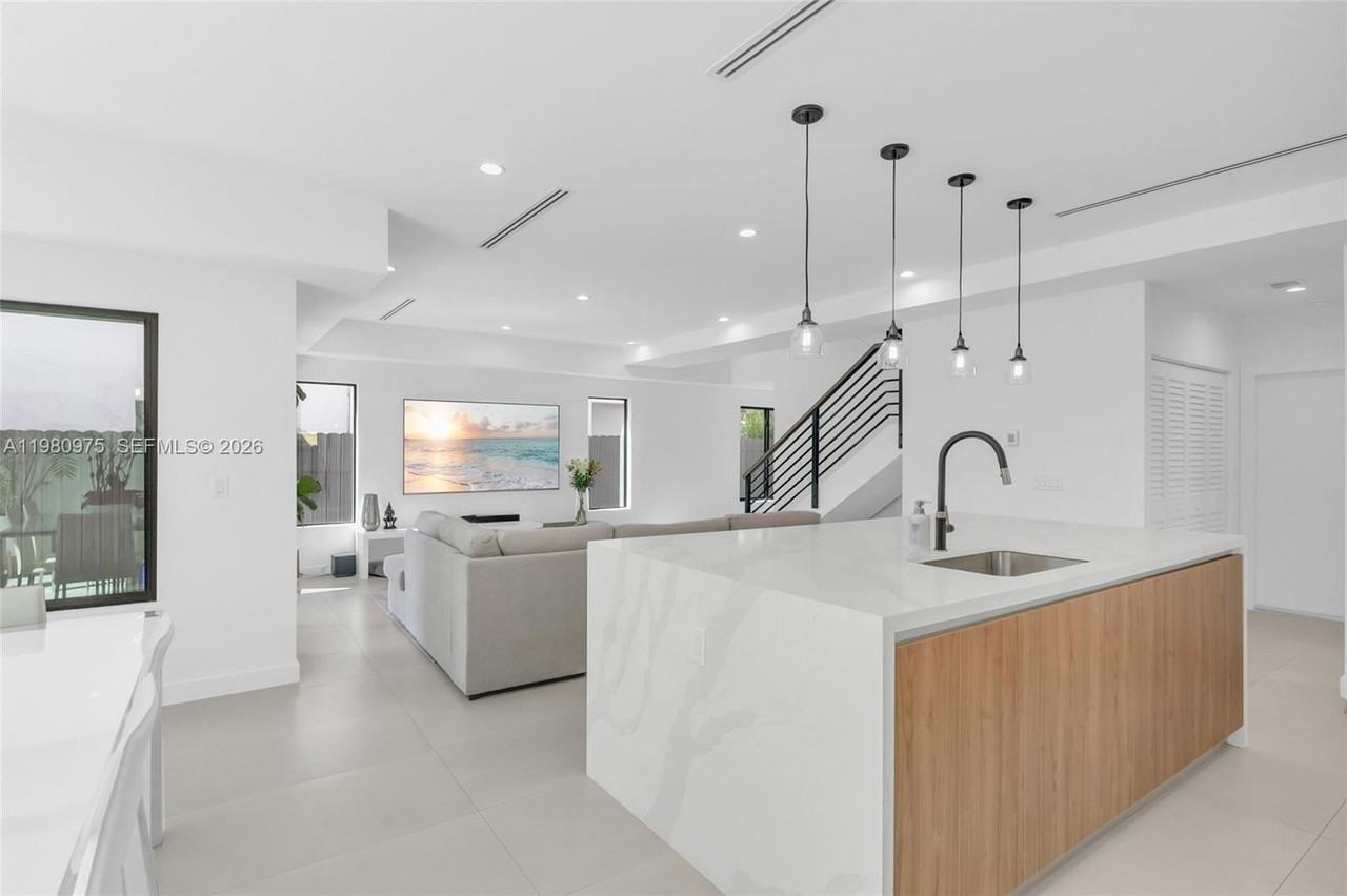 2029 Sw 62nd Ave #2029 - Photo 7 of 24