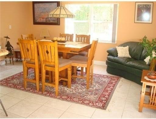 5273 Nw 113th Ave - Photo 5 of 32