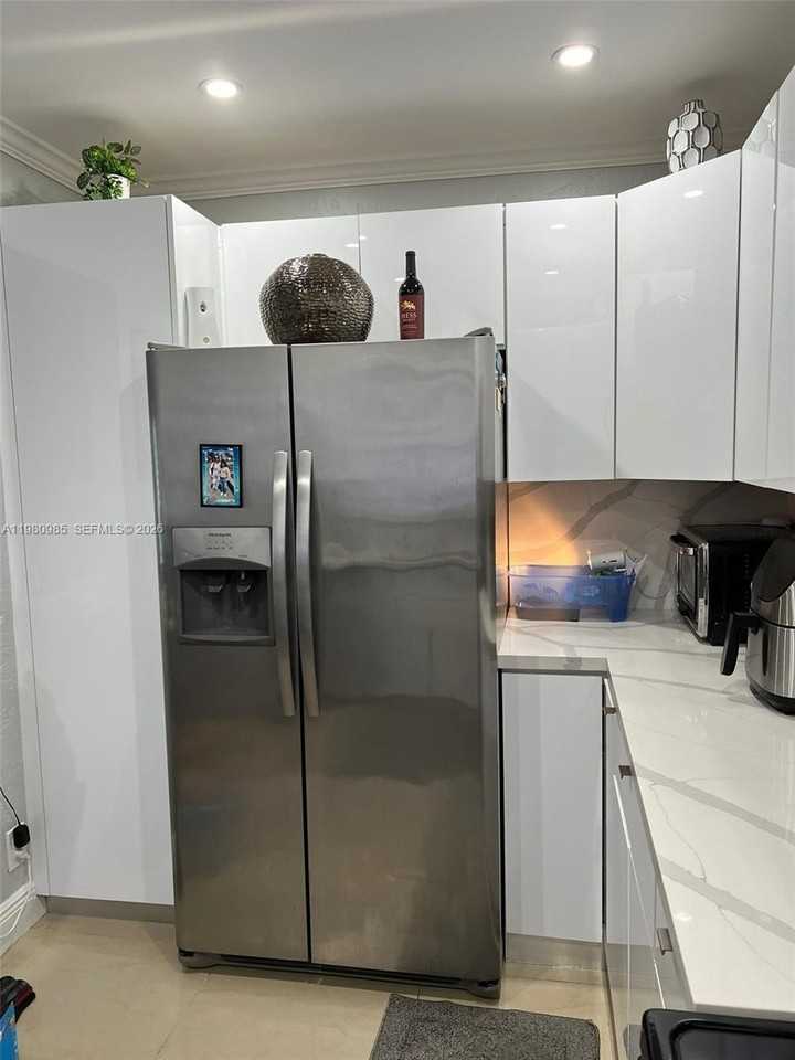 13715 Kendale Lakes Cir #A304 - Photo 2 of 34