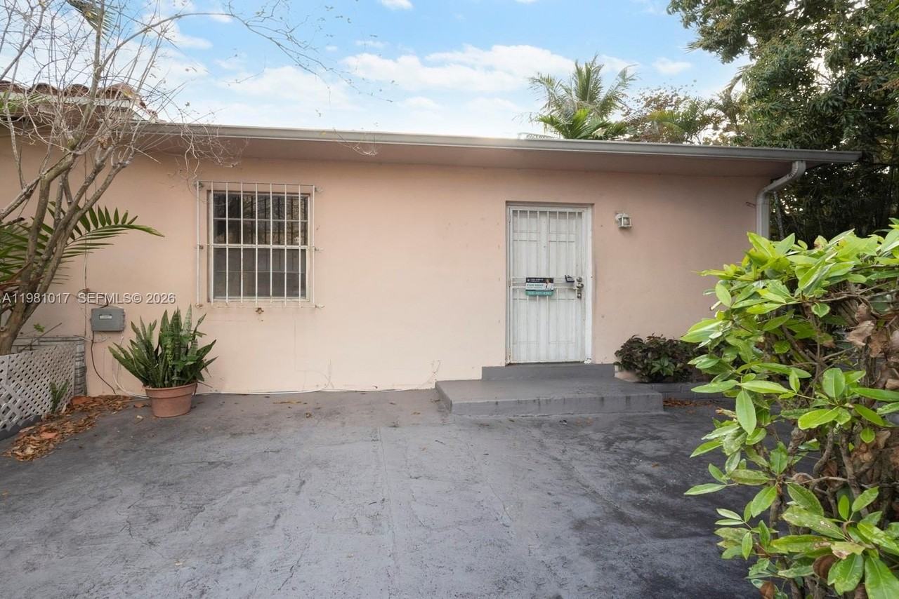 101 Sw 24th Ave #0 - Photo 5 of 18