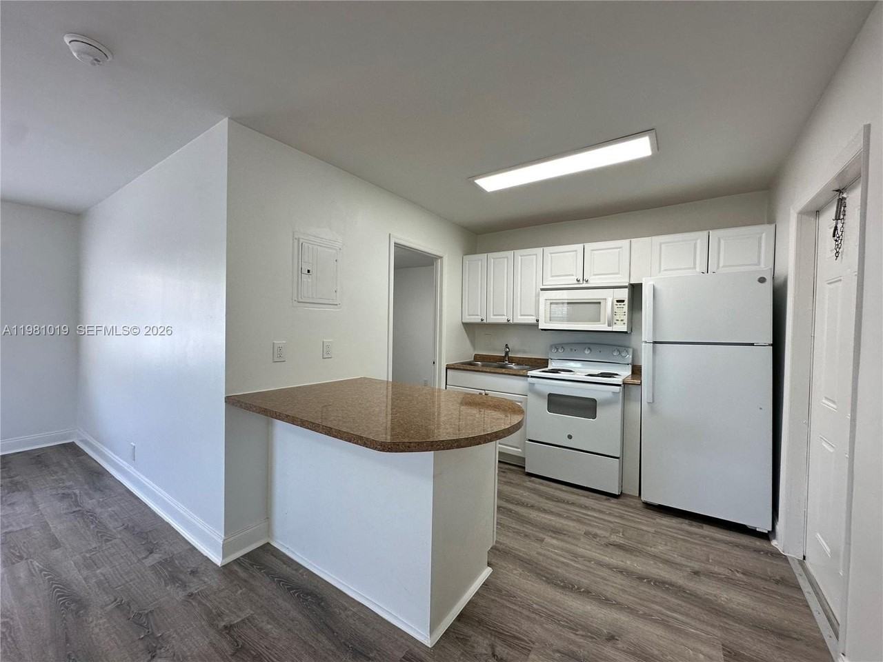 1411 N Dixie Hwy #4 - Photo 7 of 23