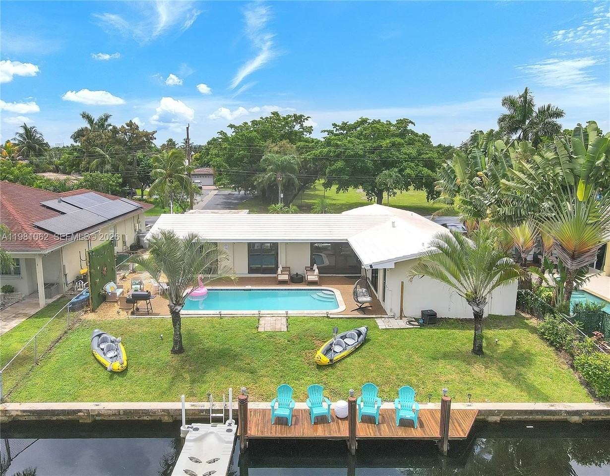 151 Se 9th Ct - Photo 2 of 31