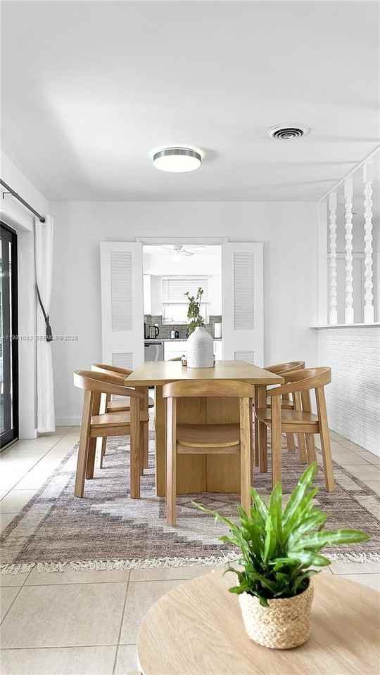 151 Se 9th Ct - Photo 5 of 31