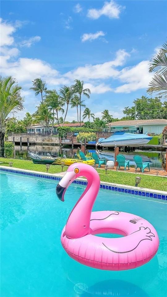 151 Se 9th Ct - Photo 6 of 31