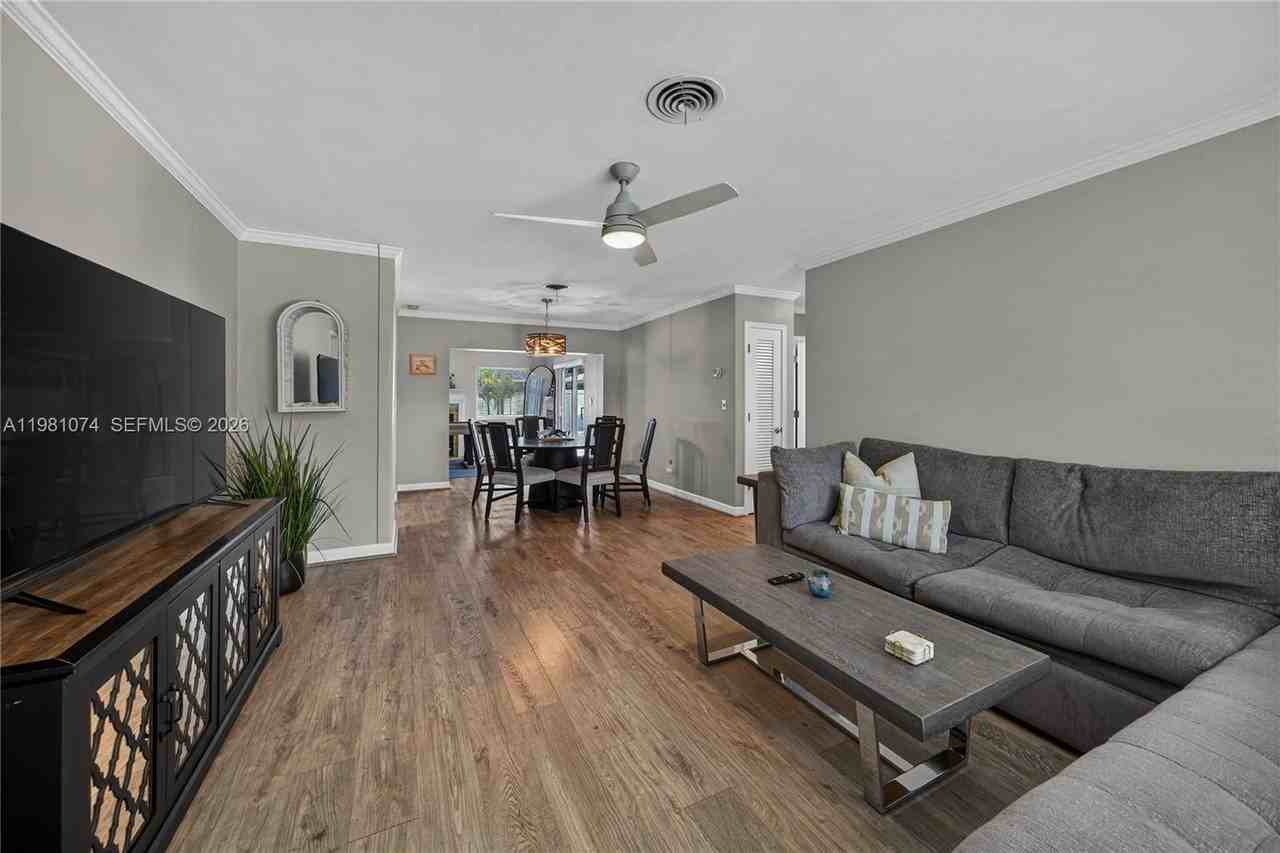 2161 Ne 62nd Ct - Photo 5 of 50