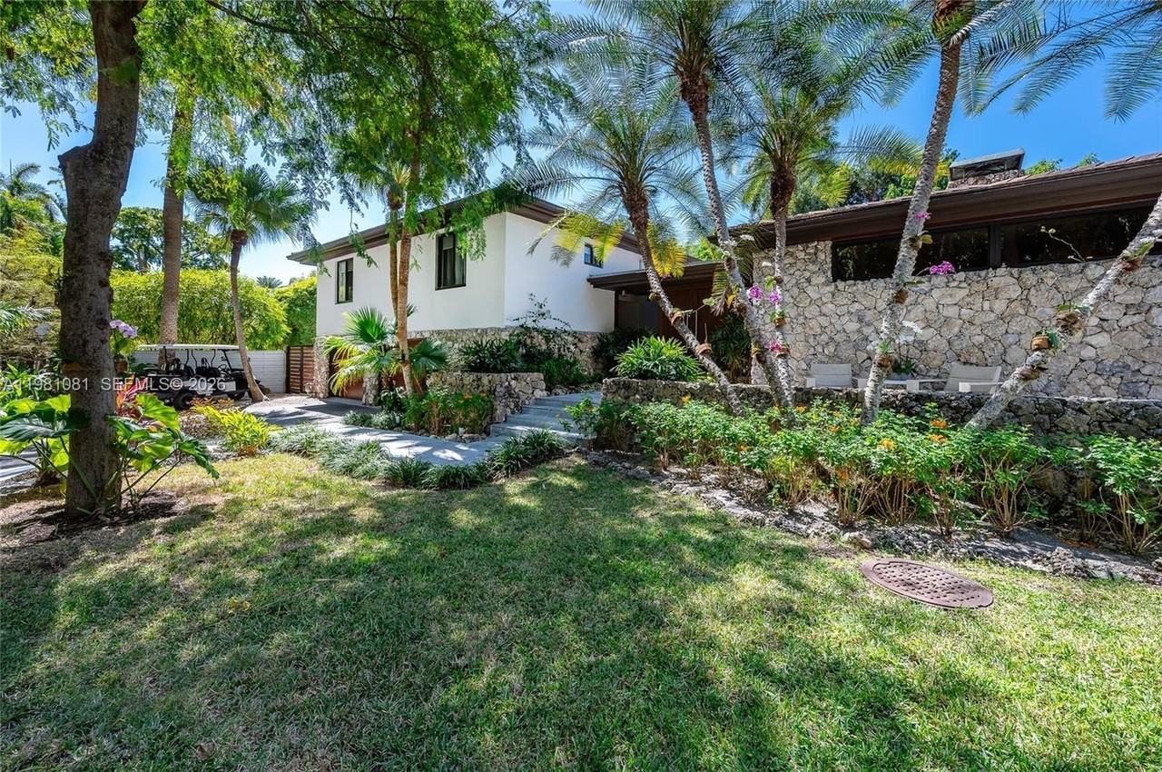 3370 Poinciana Ave - Photo 4 of 41