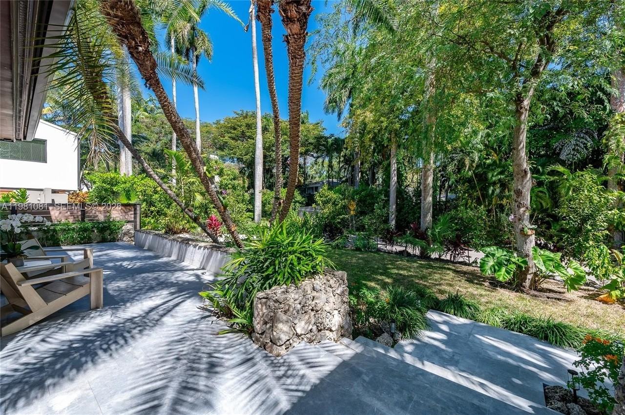 3370 Poinciana Ave - Photo 7 of 41