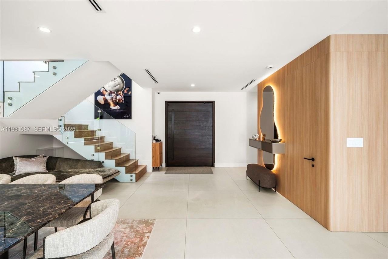 710 S Shore Dr - Photo 7 of 49