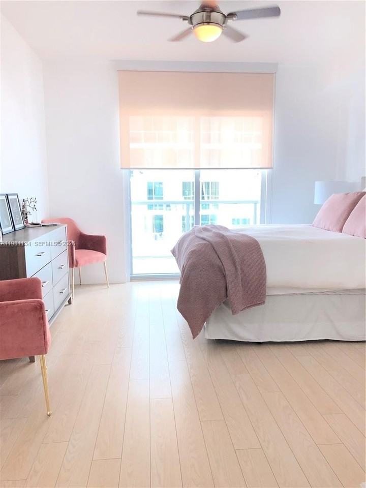 1111 Sw 1st Ave #1116N - Photo 3 of 19