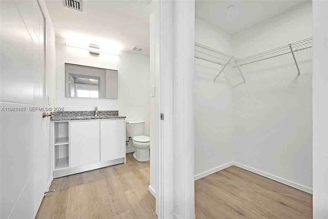 475 Ne 125th St #603 - Photo 6 of 13