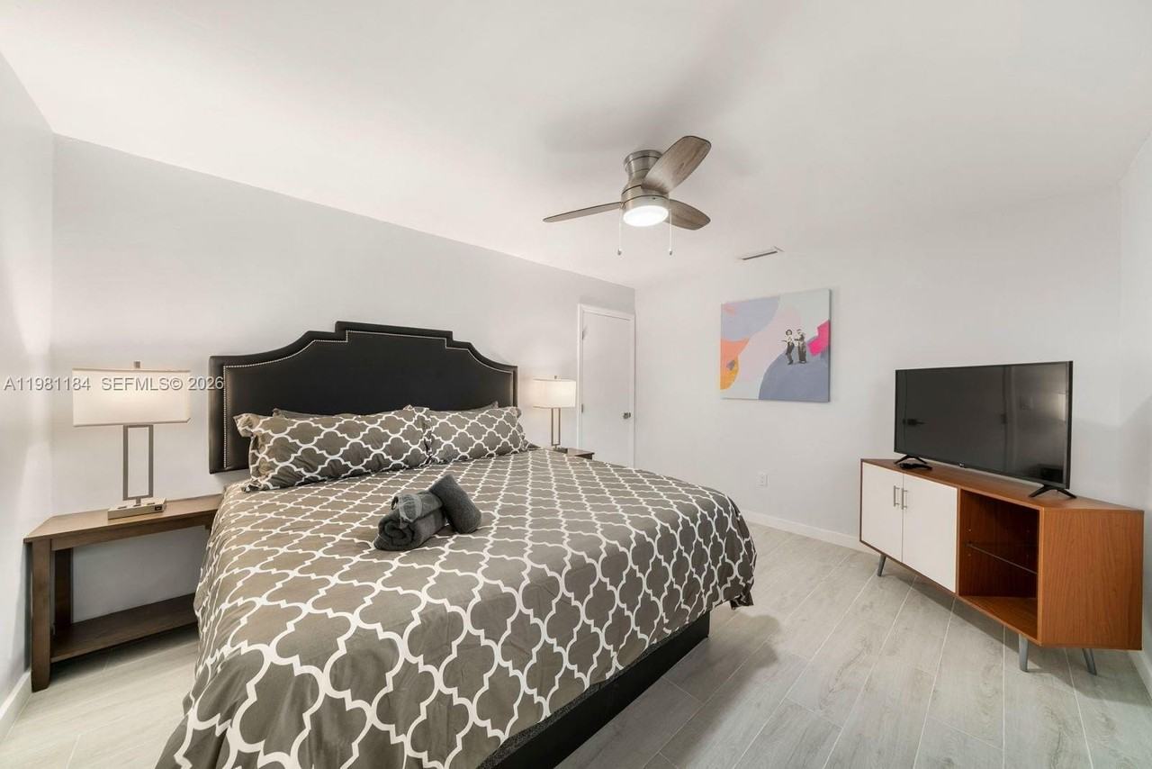 5035 Nw 5th Ave #5035 - Photo 3 of 14