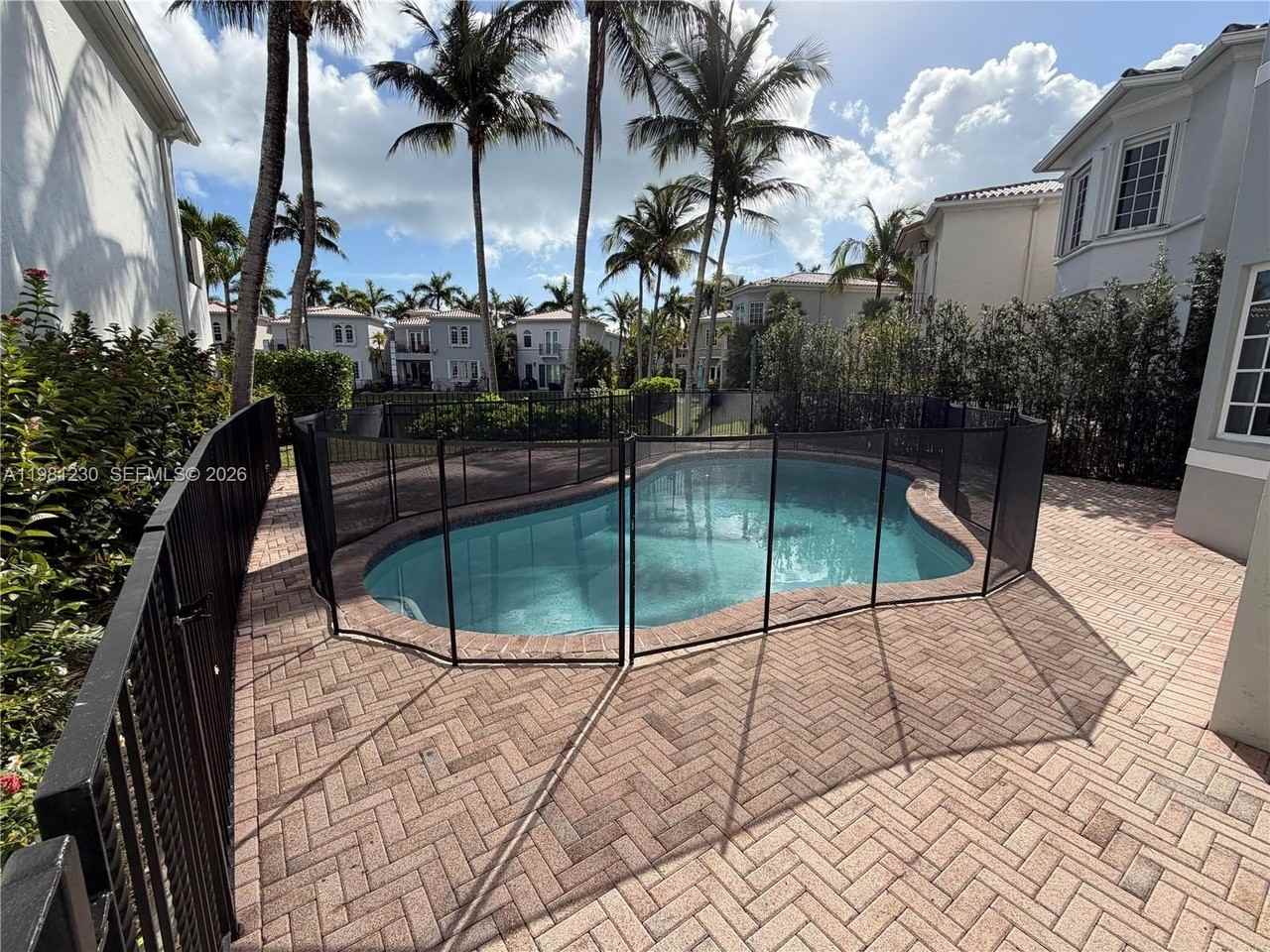 20729 Ne 32nd Ave - Photo 5 of 37