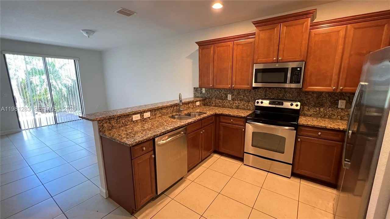 8899 Nw 98th Ave #8899 - Photo 7 of 30