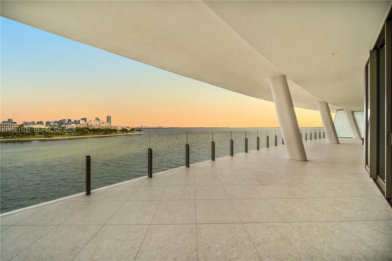 5 Grove Isle Dr #L402 - Photo 4 of 29