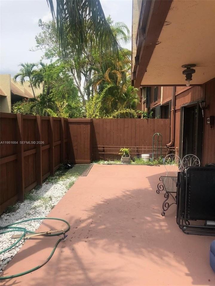 7114 Sw 114th Pl #A - Photo 3 of 20