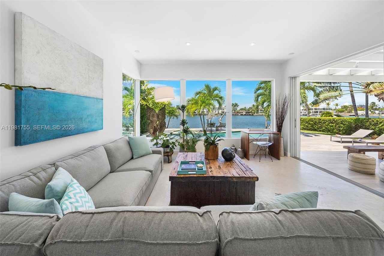 365 N Shore Dr - Photo 5 of 50