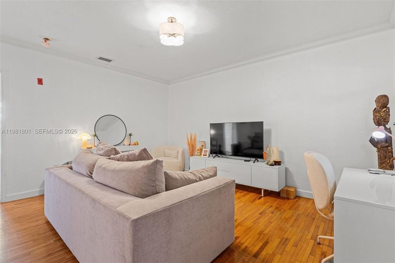 45 Antilla Ave #3C - Photo 4 of 22