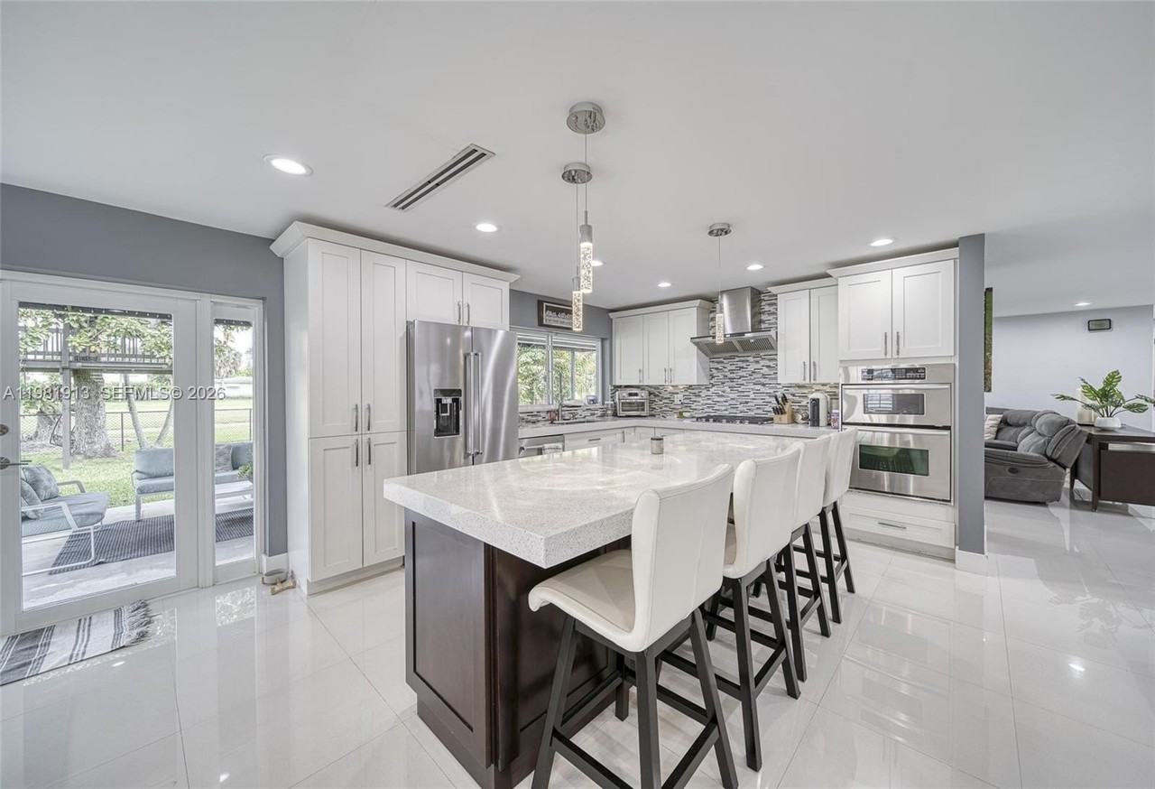10131 Sw 108th St #0 - Photo 5 of 21