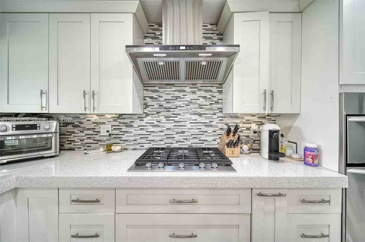 10131 Sw 108th St #0 - Photo 6 of 21