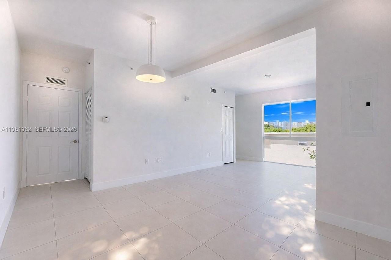 519 Sw 5th Ave #201 - Photo 4 of 31