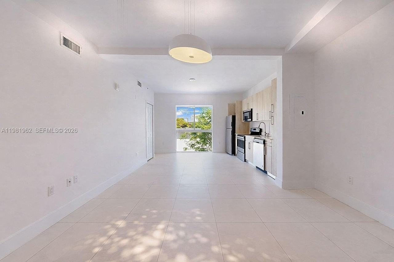 519 Sw 5th Ave #201 - Photo 5 of 31