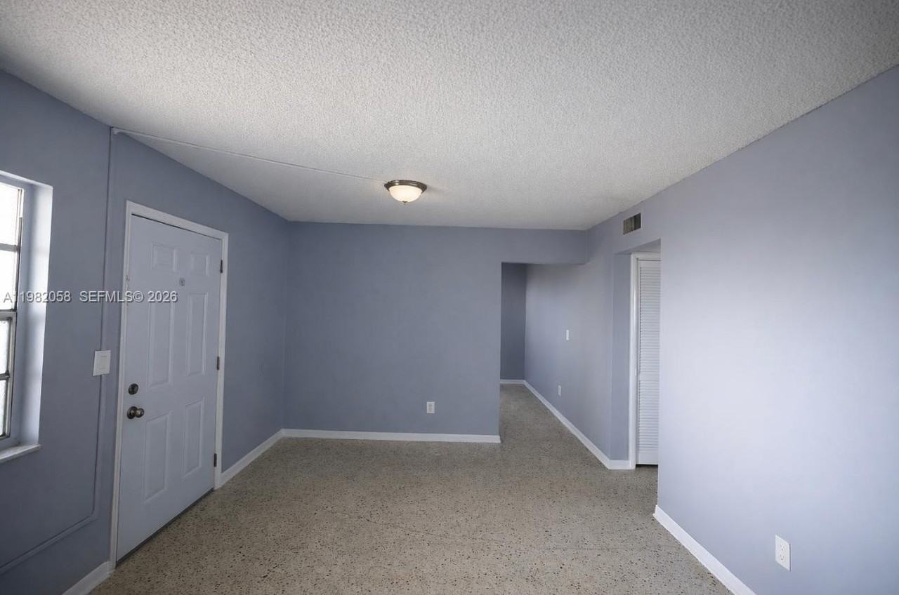 2315 W Okeechobee Rd #202 - Photo 5 of 10