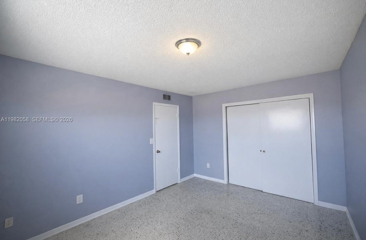 2315 W Okeechobee Rd #202 - Photo 7 of 10