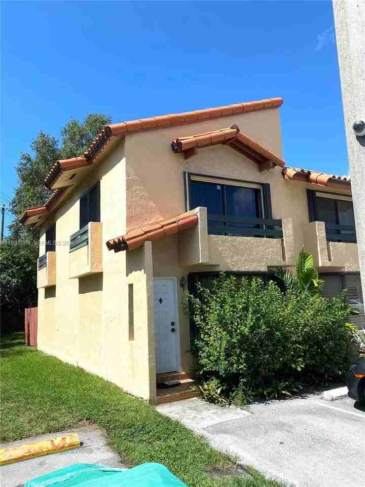 10073 Sw 77th Ct #0 - Photo 2 of 12