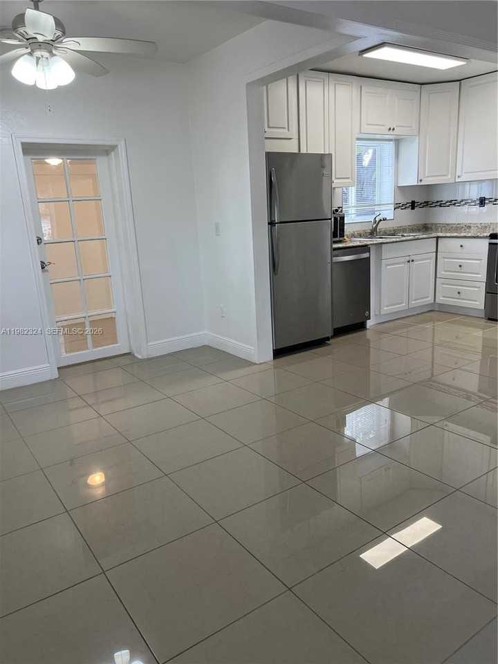 1400 Ne 175th St - Photo 5 of 18