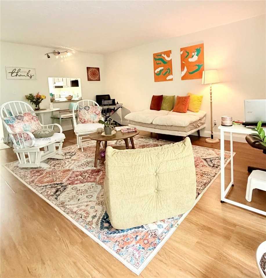 450 Commodore Dr #214 - Photo 3 of 14