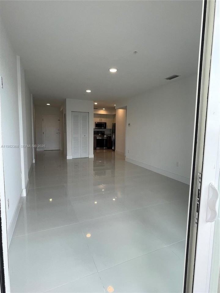 10950 Nw 82nd St #215 - Photo 5 of 8