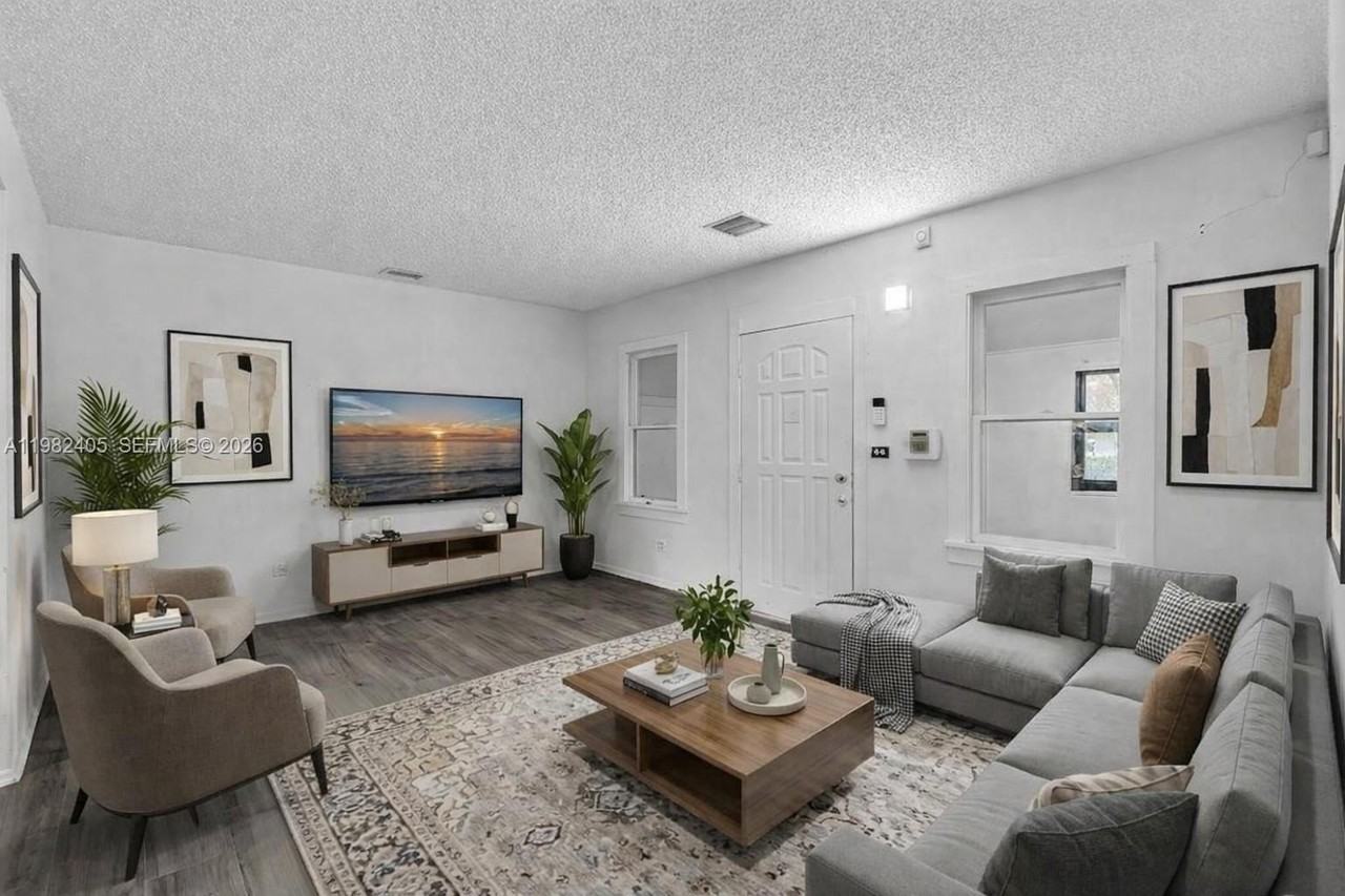 118 Nw 44th St #2 - Photo 5 of 20