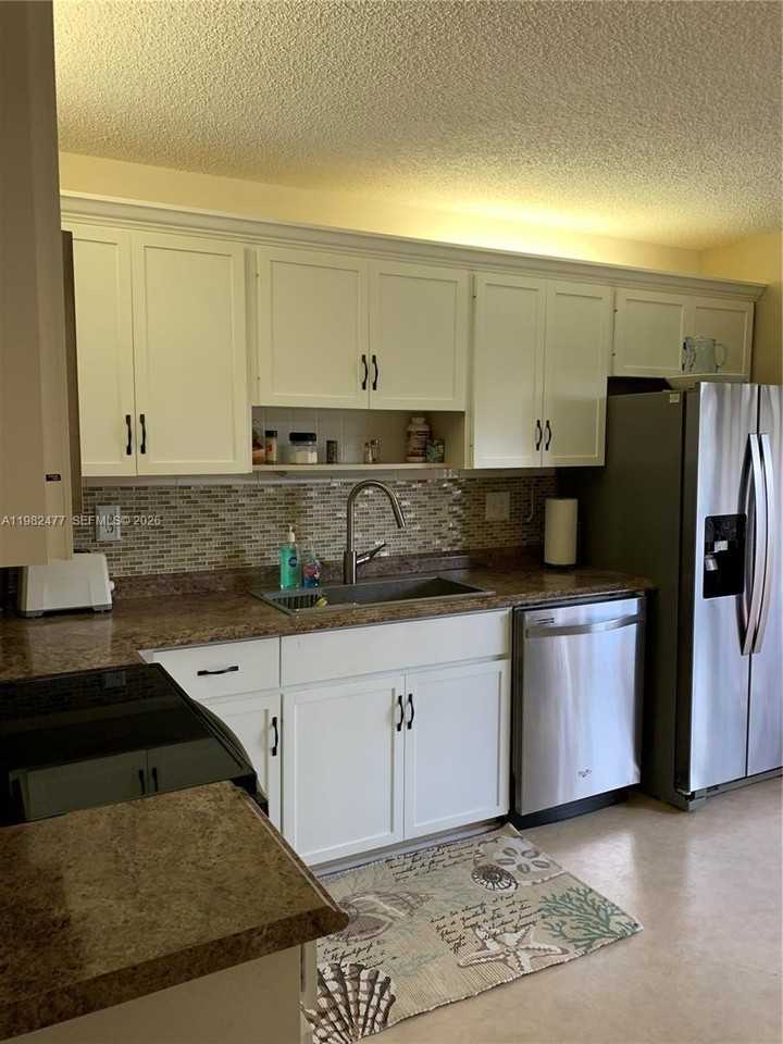 8042 Se Villa Cir #8042 - Photo 3 of 12