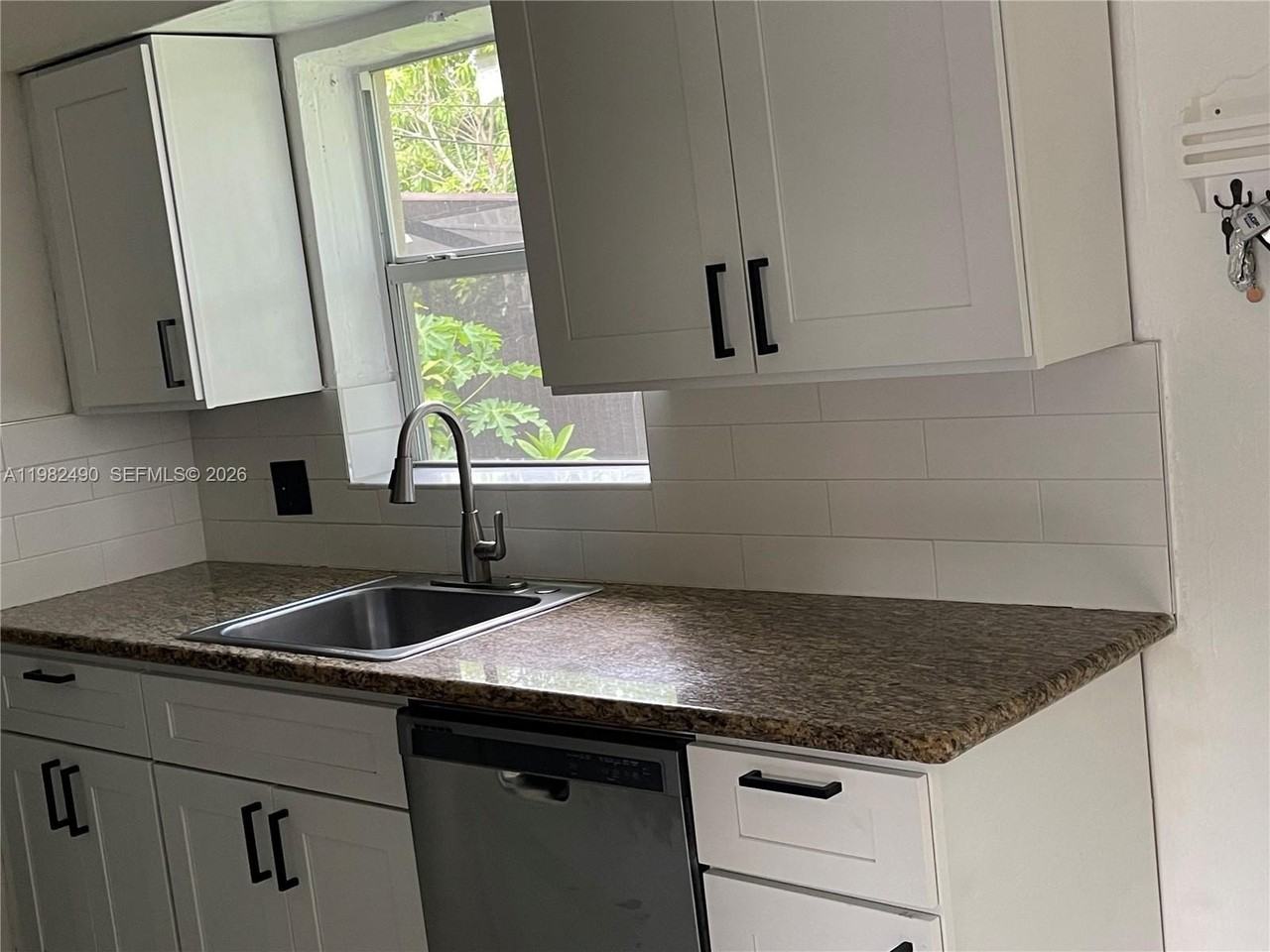 881 Ne 156th Ter - Photo 3 of 13