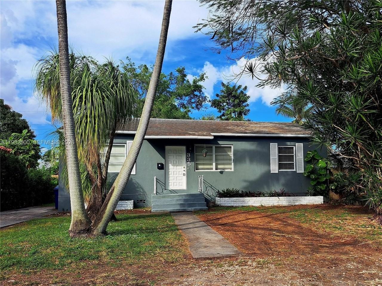 335 Nw 102nd St - Photo 2 of 22