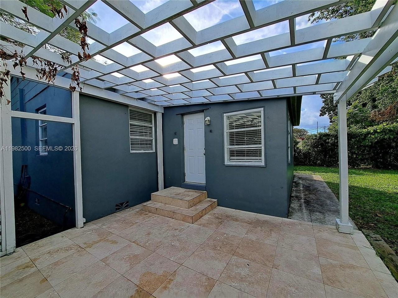 335 Nw 102nd St - Photo 6 of 22