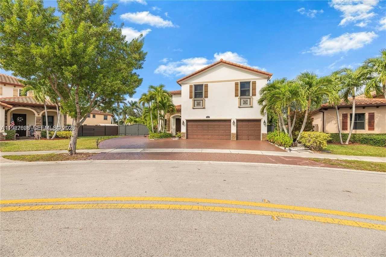 3461 Se 1st St - Photo 3 of 50