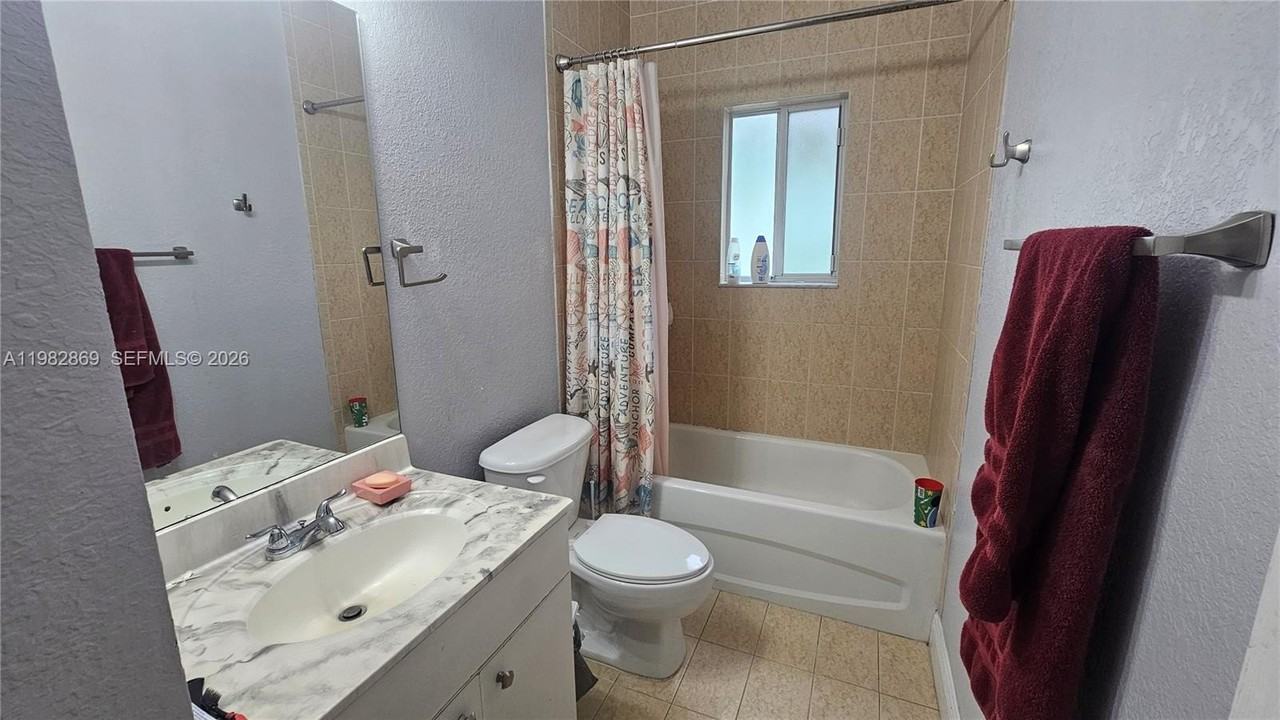 3520 Ne 3rd Dr - Photo 3 of 17